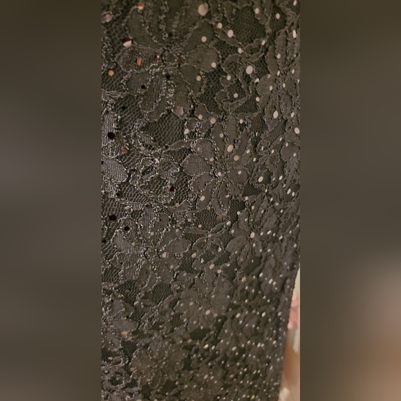 CONNECTED APP. Maxi Black Sleeveless, V Neck, Small Cape,Sparkle Details, Size 6 - Picture 8 of 9